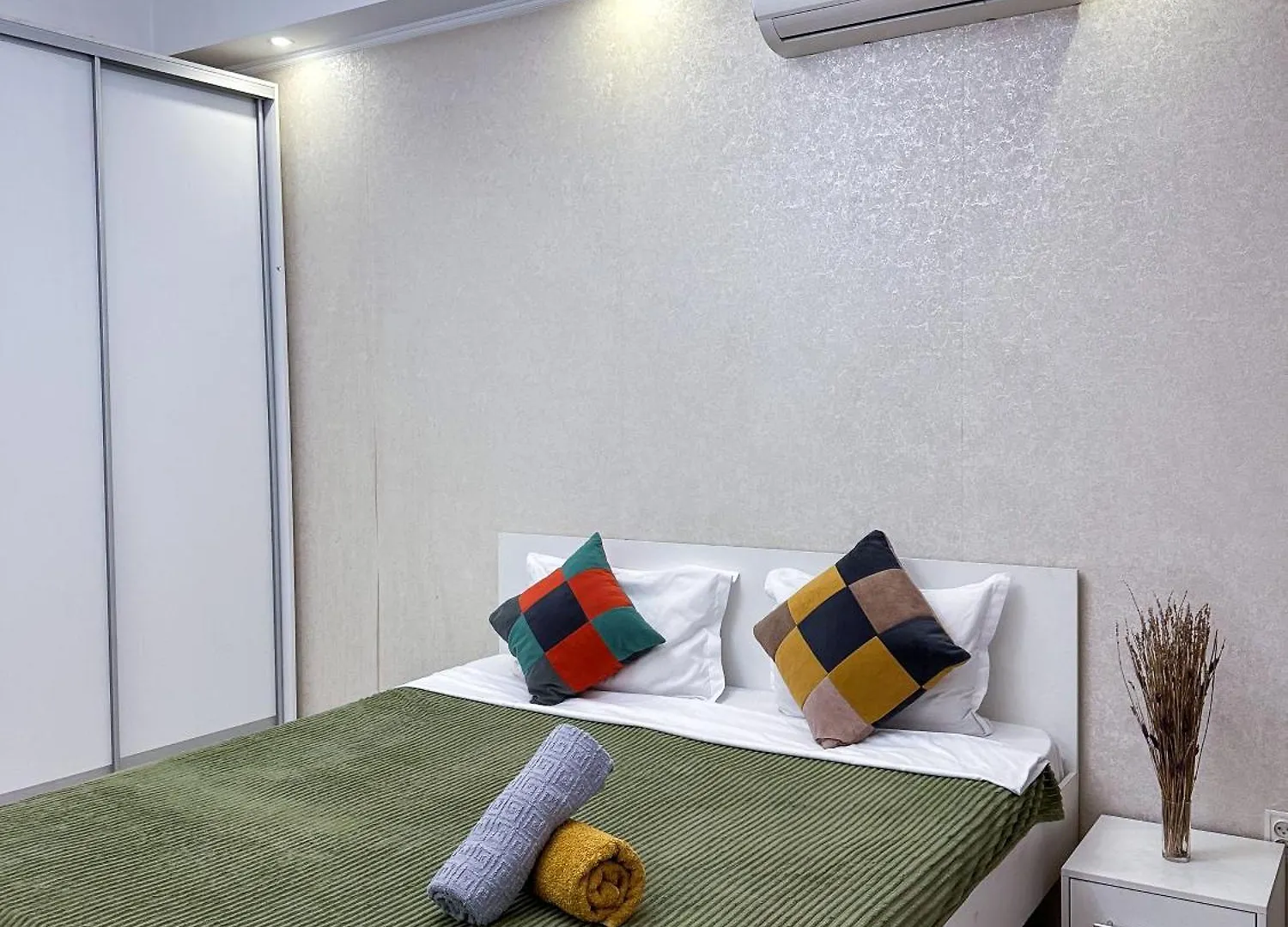 Уютная Квартира Рядом С Rixos Almaty